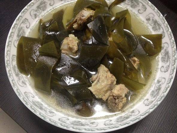 电饭煲版海带排骨汤