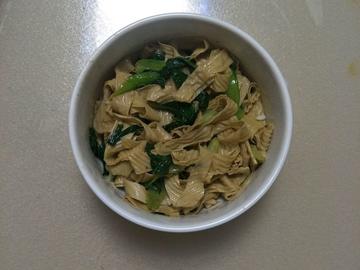 油菜炒豆皮