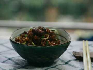 香菇腊肉红米饭