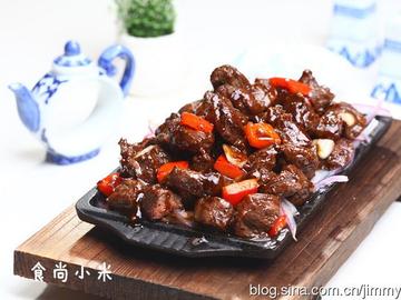 铁板黑椒牛肉粒