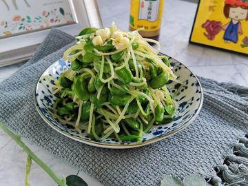 凉拌黑豆芽