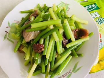 蒜台炒肉