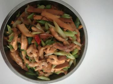 芹菜香干炒肉丝     经典湘菜