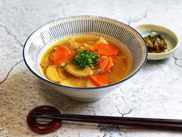 还原深夜食堂の豚汁定食