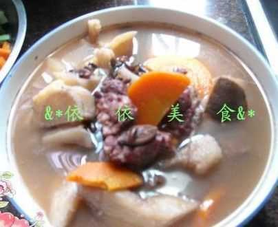 粉葛赤小豆煲鲮鱼汤