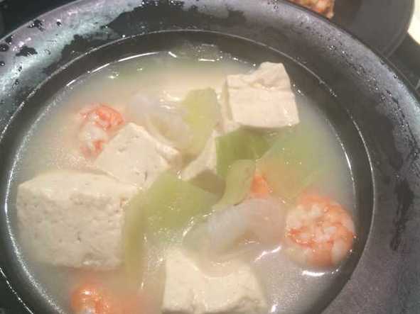 鲜虾豆腐浓汤