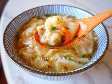 鲜肉馄饨（馅是脆的）