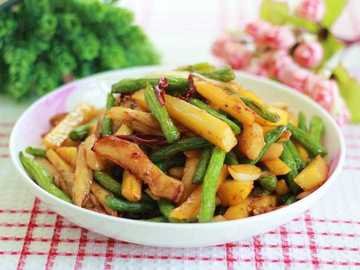 餐馆点餐率极高的下饭菜——烧茄子豆角。