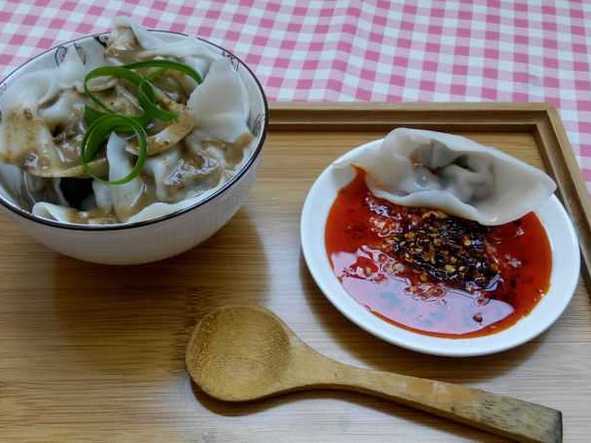 皮蛋猪肉凉拌馄饨