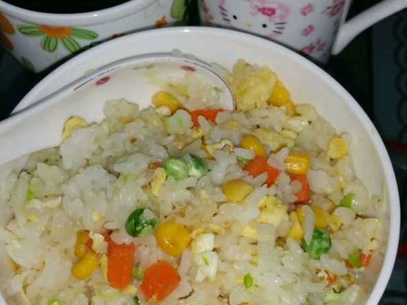 玉米豌豆什锦炒饭