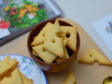 大孔奶酪饼干