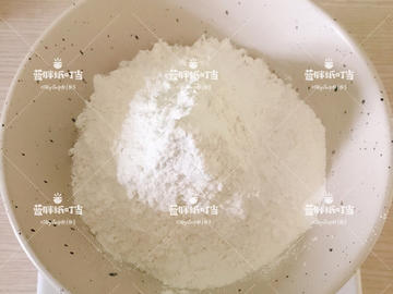 复刻南大门网红糕点-可可香蕉船(附巧克力酱)做法步骤图解1